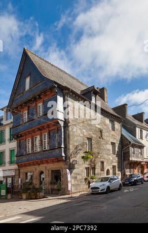 Carhaix-Plouguer, France - 13 août 2021: La maison sénéchal (actuellement office de tourisme), est une maison à colombages datant du XVIe siècle, Banque D'Images