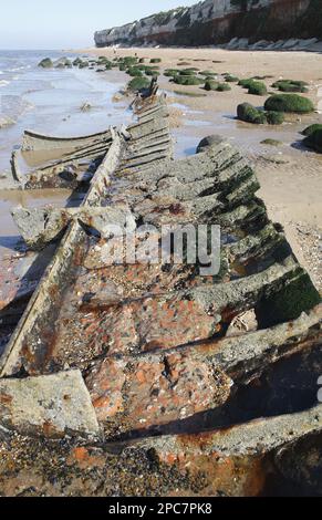 Naufrage sur la plage avec marée sortante, « le Sheraton », Hunstanton, Norfolk, Angleterre, Royaume-Uni Banque D'Images