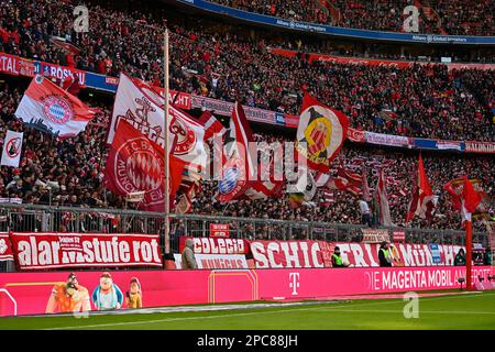 Courbe Sud, bloc ventilateur, ventilateurs, courbe ventilateur, drapeaux, Atmosphère, atmosphère, FC Bayern Munich FCB, Allianz Arena, Munich, Bavière, Allemagne, Europe Banque D'Images