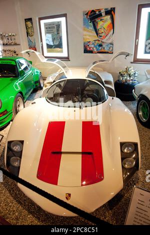 1966 Porsche 906, Europe, Porsche Carrera 6, moteur six cylindres de deux litres 901/20, 220 ch, voiture de course avec immatriculation routière, Porsche Automuseum Banque D'Images