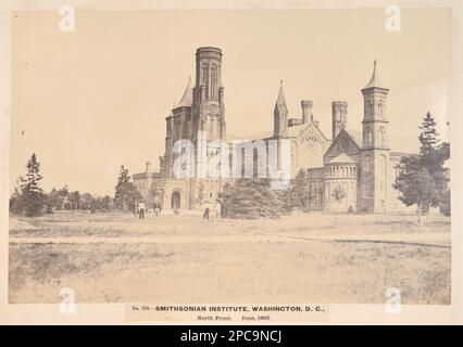 Smithsonian Institute, Washington, D.C. Face nord. Juin 1863, c.-à-d. avril 1864. Titre transcrit de l'article no 270, la date de l'article est probablement incorrecte. Avril 1864 date basée sur d'autres copies au San Francisco Museum of Modern Art et New York Historical Society, dans: United States Military rail Road album photo, page 64. Smithsonian institution Building (Washington, D.C.), 1860-1870, Galeries et musées, Washington (D.C.), 1860-1870, États-Unis, Histoire, Guerre civile, 1861-1865. Banque D'Images