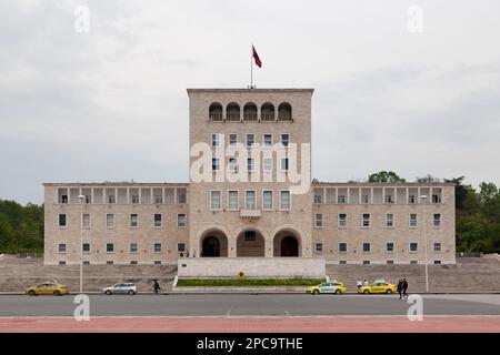 Tirana, Albanie - 22 avril 2019 : Université Polytechnique de Tirana (Albanais : Universiteti Politeknik i Tiranës). Banque D'Images