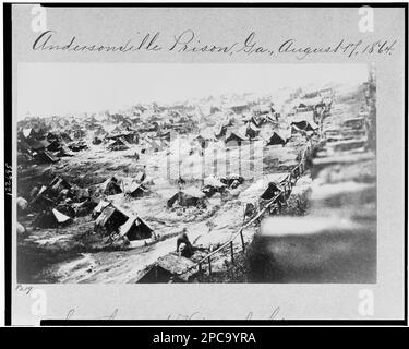 Prison d'Andersonville, Géorgie, 17 août 1864. Vue du sud-ouest de la zone de stockage montrant la ligne morte. N° 8219, titre de l'article, écrit à la main sur verso: 'Vol VII, p. 177', Don; Col. Godwin Ordway; 1948. Etats-Unis, Histoire, Guerre civile, 1861-1865, Etats-Unis, Géorgie, Andersonville. Banque D'Images