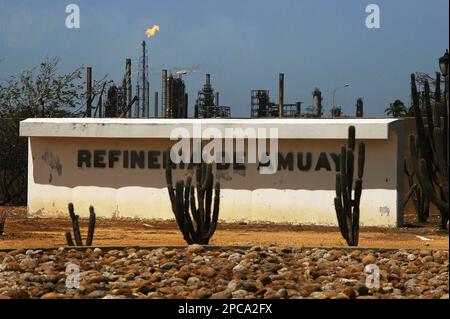 Paraguana, Venezuela. 13th mars 2023. Le craqueur catalytique d'Amuay, la plus grande raffinerie du Venezuela, a été arrêté pour réparation pendant au moins une semaine. Amuay et la raffinerie de Cardon constituent le Centre de raffinage du Paraguaná (CRP), le plus grand du pays pétrolier, avec une capacité de conversion de 955 000 000 barils par jour de brut. Sur 13 mars 2023 à Paraguana, Venezuela. (Credit image: © Humberto Mateus/eyepix via ZUMA Press Wire) USAGE ÉDITORIAL SEULEMENT! Non destiné À un usage commercial ! Crédit : ZUMA Press, Inc./Alay Live News Banque D'Images