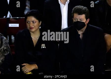 Mexico, Mexique. 12th mars 2023. La secrétaire à la Culture du Mexique, Alejandra Frausto avec Juan Ignacio Lopez Aranda lors de l'hommage posthume à son père et acteur principal, Ignacio Lopez Tarso, au Palacio de las Bellas Artes à Mexico. Sur 12 mars 2023 à Mexico, Mexique (photo par Luis Barron/Groupe Eyepix/NurPhoto)0 crédit: NurPhoto SRL/Alamy Live News Banque D'Images