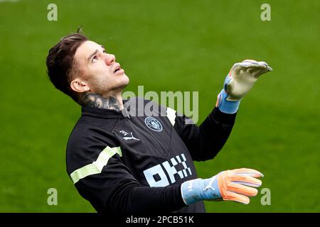 Etihad Stadium, Manchester, Royaume-Uni. 13th mars 2023. Conférence de presse et session d'entraînement avant le match de l'UEFA Champions League Round of 16 contre RB Leipzig à Manchester, en Angleterre. Ederson, gardien de Manchester City, lors d'une séance d'entraînement ouverte à la City football Academy, avant le match de demain soir contre RB Leipzig Credit: Action plus Sports/Alay Live News Banque D'Images