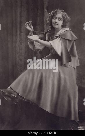 1905 CA , Londres , GRANDE-BRETAGNE : la chanteuse et actrice américaine d'opéra et d'opérette MAY DE SOUZA . Photo Bassano , Londres - SOUSA - THÉÂTRE - THÉÂTRE - TEATRO - OPERA LIRICA - cantante lirica - classica - classique - Ofelia - Ophelia - BROADWAY - DIVA - DIVINA - Belle Epoque - MUSICAL - FOTO STORICHE STORICA - PHOTO HISTOIRE ---- Archivio GBB Banque D'Images