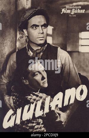 1950 , ALLEMAGNE : le programme de film allemand annonçant pour le film GIULIANO ( I FUORILEGGE - 1949 ) par Aldo Vergano , scénario de Gian Paolo Callegari et Leopoldo Trieste , avec ERMANNO RANDI , VITTORIO GASSMAN et MARIA GRAZIA FRANCIA . L'acteur italien ERMANNO RANDI ( 1920 - 1951 ) aurait été tué par balle par son amant Giuseppe Maggiore . C'était les premiers scandales de Cinecittà afficles d'après-guerre - AFFICHE - CINÉMA - FILM - ATTORE CINEMATOGRAFICO - MELODRAMMA - DIVO - FILM - copertina - couverture - GAY - HOMOSEXUEL - OMOSESSUALE - Omosessualité - Omosessualità - LGBT Banque D'Images