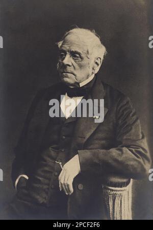 1870 ca : le compositeur français DANIEL-FRANÇOIS-esprit AUBER ( 1782 - 1871 ). Compositeur d'opéras comiques et romantiques. Ses opéras les plus célèbres comprenaient FRA DIAVOLO ( 1830 ) et MASANIELLO ou LA MUETTE DE PORTICI ( 1828 ), qui ont provoqué des émeutes révolutionnaires lorsqu'ils se sont produits à Bruxelles en 1830 grâce à son thème de révolte et de liberté. COMPOSITORE - OPERA LIRICA - CLASSICA - CLASSIQUE - PORTRAIT - RITRATTO - MUSICISTA - MUSICA - CRAVATTA - NOEUD PAPILLON - papillo - uomo vecchio anziano - vieil homme ancien - cheveux blancs - capelli bianchi -- - ARCHIVIO GBB Banque D'Images