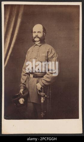 Le major général Ambrose Everett Burnside du 1st Rhode Island Infantry Regiment et des États-Unis Régiment d'infanterie de bénévoles en uniforme avec épée. Collection de photos de la guerre civile de la famille Liljenquist , pp/papier liljpaper. États-Unis, Army, Rhode Island Infantry Regiment, 1st (1861), People, États-Unis, Army, People, 1860-1870, Soldiers, Union, 1860-1870, Poignards et épées, 1860-1870, uniformes militaires, Union, 1860-1870, États-Unis, Histoire, Guerre civile, 1861-1865, personnel militaire, Union. Banque D'Images