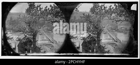 Jericho Mills, Virginie. Pont de ponton en toile traversant la North Anna, construit par les 50th New York Engineers, où le corps de 5th sous le général Warren a traversé. Vue sur le ruisseau depuis la rive nord. Photographies de guerre civile, 1861-1865 . États-Unis, Histoire, Guerre civile, 1861-1865. Banque D'Images