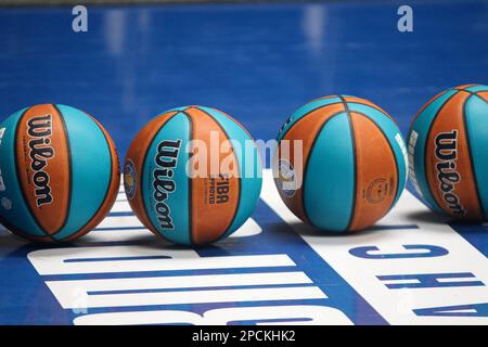 Saint-Pétersbourg, Russie. 13th mars 2023. Ballons officiels Wilson lors du match de basketball de la VTB United League, saison 2022/2023, Zenit Saint Petersbourg - CSKA Moscou à Saint Petersbourg à Sibur Arena. (Photo de Maksim Konstantinov/SOPA Images/Sipa USA) crédit: SIPA USA/Alay Live News Banque D'Images