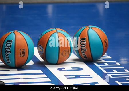 Saint-Pétersbourg, Russie. 13th mars 2023. Ballons officiels Wilson lors du match de basketball de la VTB United League, saison 2022/2023, Zenit Saint Petersbourg - CSKA Moscou à Saint Petersbourg à Sibur Arena. (Photo de Maksim Konstantinov/SOPA Images/Sipa USA) crédit: SIPA USA/Alay Live News Banque D'Images