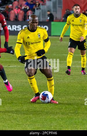 Toronto, ON, Canada - match 23: Darlington Nagbe #6 milieu de terrain de l'équipage de Columbus avec le ballon pendant le match de la saison régulière 2023 de la MLS entre Banque D'Images