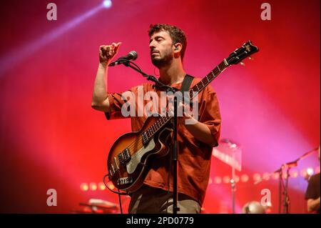 Collengo, Torino, Italie, 15 juillet 2022, Eugenio dans via Di Gioia se produit au Festival des fleurs lors de la tournée 'Amore e Rivoluzione', Andrea Pellegrini/Alay Banque D'Images