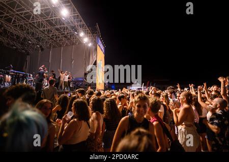 Collengo, Torino, Italie, 15 juillet 2022, Eugenio dans via Di Gioia se produit au Festival des fleurs lors de la tournée 'Amore e Rivoluzione', Andrea Pellegrini/Alay Banque D'Images