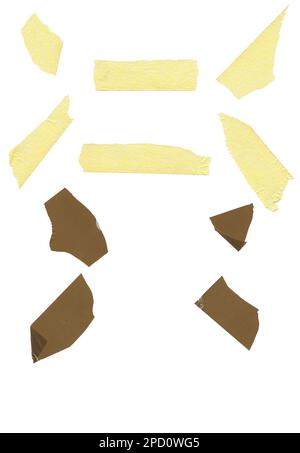 bandes de papier kraft adhésif texturé jaune déchiré, ruban de masquage utilisé comme étiquettes ou pour le montage d'images, élément de conception isolé Banque D'Images