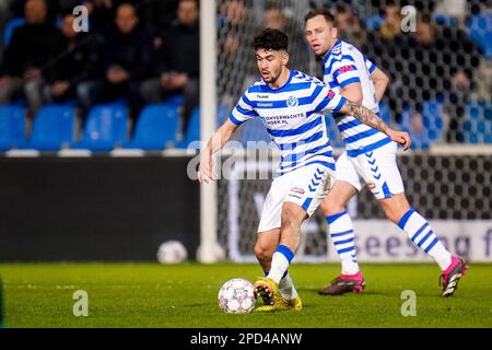 DOETINCHEM, PAYS-BAS - MARS 13: Rio Hillen de Graafschap dribbles avec le ballon pendant le match Keuken Kampioen Divie entre de Graafschap et PEC Zwolle à de Vijverberg sur 13 mars 2023 à Doetinchem, pays-Bas (photo de René Nijhuis/Orange Pictures) Banque D'Images