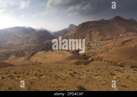 Vue sur le paysage de grès de Reis al Fed, Wadi Feid, Jordanie, Moyen-Orient Banque D'Images