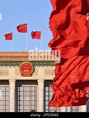 Pékin, Chine. 12th mars 2023. Cette photo prise sur 12 mars 2023 montre la Grande salle du peuple à Pékin, capitale de la Chine. Credit: Liu Jinhai/Xinhua/Alamy Live News Banque D'Images