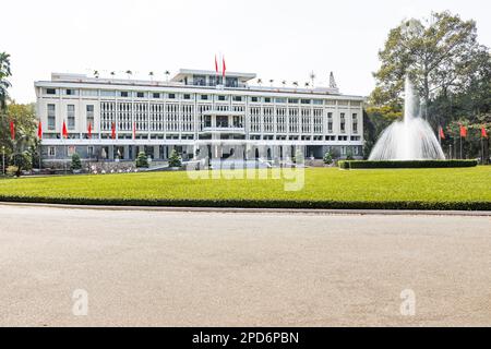 Le Palais de l'indépendance, également connu publiquement sous le nom de Palais des congrès de réunification, est un point de repère à Ho Chi Minh ville, Vietnam. Banque D'Images