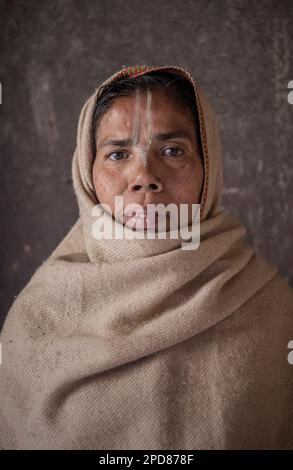 Portrait de veuve, Vrindavan, district de Mathura, Inde Banque D'Images