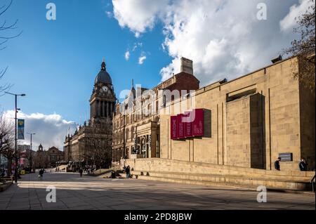 Leeds Art Gallery et de la bibliothèque à Leeds, Royaume-Uni. Le bâtiment se dresse sur Headrow. Banque D'Images