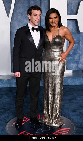 Los Angeles, États-Unis. 13th mars 2023. Mindy Kaling et B.J Novak arrivant au Vanity Fair Oscar Party 2023, Wallis Annenberg Centre pour la représentation Banque D'Images