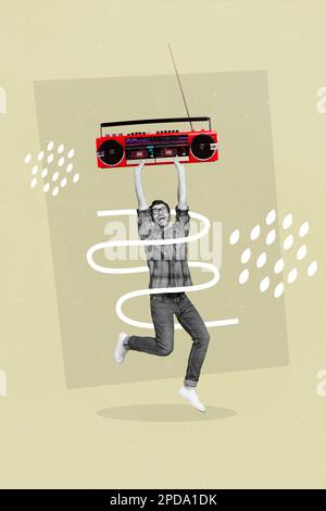 Vertical photo Creative 3D image de collage de l'homme actif fou gai ont plaisir écouter la chanson frappé isolé sur le fond de dessin Banque D'Images