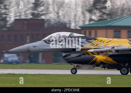 Belge Air Force X-Tiger F-16 sur le décollage à la RAF Waddington pendant l'exercice Cobra Warrior 2023. Banque D'Images