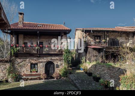 Bárcena Mayor, déclaré par l'association espagnole l'une des plus belles villes d'Espagne pour préserver le patrimoine culturel, naturel et rural. Banque D'Images