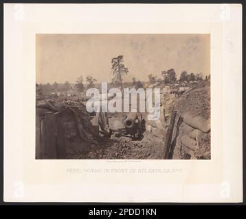 Rebel travaille en face d'Atlanta, en Géorgie, non 3 / photo de la nature par G.N. Barnard.. Collection de photos de la guerre civile de la famille Liljenquist , pp/papier liljpaper. Forts et fortifications, Géorgie, Atlanta, 1860-1870, canons, Géorgie, Atlanta, 1860-1870, camps militaires, Géorgie, Atlanta, 1860-1870, Tents, Géorgie, Atlanta, 1860-1870, États-Unis, Histoire, Guerre civile, 1861-1865, Campagnes, Géorgie, Atlanta. Banque D'Images