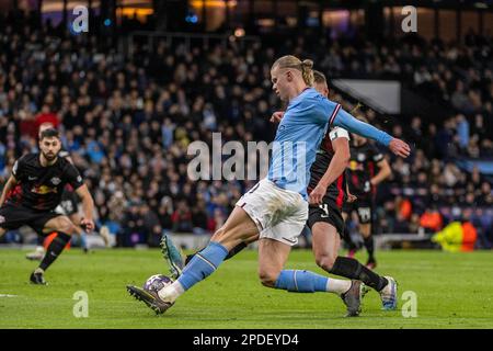 Manchester, Royaume-Uni. 14th mars 2023. Erling Haaland de Manchester City en action pendant la manche de la Ligue des champions de l'UEFA de 16 jambe deux match entre Manchester City et RB Leipzig au stade Etihad sur 14 mars 2023 à Manchester, Royaume-Uni. (Photo de Richard Callis/SPP) (Richard Callis/SPP) crédit: SPP Sport Press photo. /Alamy Live News Banque D'Images