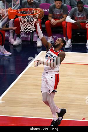 Washington, États-Unis. 14th avril 2023. WASHINGTON, DC - MARS 14: Washington Wizards Guard Monte Morris (22) a obtenu des scores lors d'un match NBA entre les Washington Wizards et les Detroit pistons, sur 14 mars 2023, à la Capital One Arena, à Washington, DC. (Photo de Tony Quinn/SipaUSA) crédit: SIPA USA/Alay Live News Banque D'Images