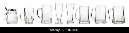 Collection vide de verres à bière et de mugs isolée sur fond blanc Banque D'Images