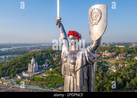 Kiev, Ukraine - Mai 2018: La mère mère patrie monument à Kiev. Les monuments de l'Ukraine. Le monument est décoré le jour de la victoire dans le Secon Banque D'Images