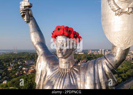 Kiev, Ukraine - Mai 2018: La mère mère patrie monument à Kiev. Les monuments de l'Ukraine. Le monument est décoré le jour de la victoire dans le Secon Banque D'Images