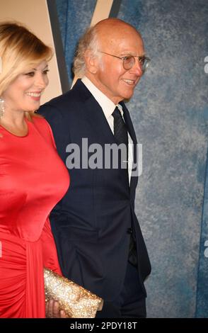 Beverly Hills, Californie, États-Unis. 12th mars 2023. Larry David (R) et Ashley Underwood assistent à la Vanity Fair Oscar Party 2023 organisée par Radhika Jones au Wallis Annenberg Center for the Performing Arts on 12 mars 2023 à Beverly Hills, Californie. Crédit : Jeffrey Mayer/JTM photos/Media Punch/Alay Live News Banque D'Images