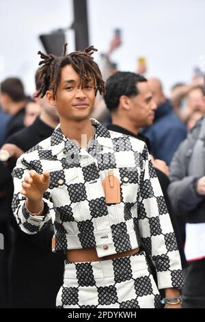 Jaden Smith à l'extérieur de Louis Vuitton, pendant la semaine de la mode à Paris Banque D'Images