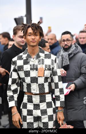 Jaden Smith à l'extérieur de Louis Vuitton, pendant la semaine de la mode à Paris Banque D'Images