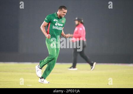 Taskin Ahmed lors du match Bangladesh-Angleterre 3rd et de la finale T20I de trois séries de matchs au stade national de cricket Sher-e-Bangla, Mirpur, Dhaka, Ba Banque D'Images