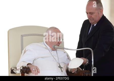 15 mars 2023 - LE PAPE FRANÇOIS lors de son audience générale de mercredi à St. Place Pierre au Vatican - © EvandroInetti via ZUMA Wire (Credit image: © Evandro Inetti/ZUMA Press Wire) USAGE ÉDITORIAL SEULEMENT! Non destiné À un usage commercial ! Banque D'Images