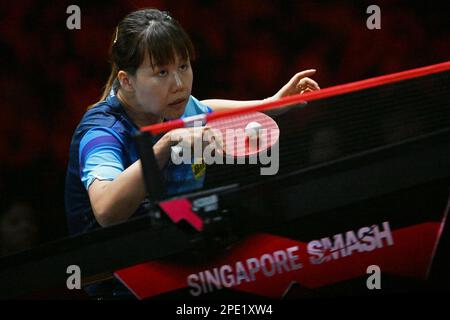 Singapour. 15th mars 2023. Chen Xingtong, de Chine, revient lors du match de 16 des femmes célibataires contre Han Ying, d'Allemagne, au World Table tennis (WTT) Singapore Smash à Singapour sur 15 mars 2023. Crédit: Puis Chih Wey/Xinhua/Alay Live News Banque D'Images