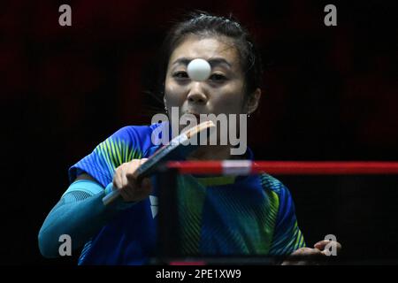 Singapour. 15th mars 2023. Han Ying d'Allemagne fait un retour lors du match de 16 des femmes célibataires contre Chen Xingtong de Chine au World Table tennis (WTT) Singapore Smash à Singapour sur 15 mars 2023. Crédit: Puis Chih Wey/Xinhua/Alay Live News Banque D'Images