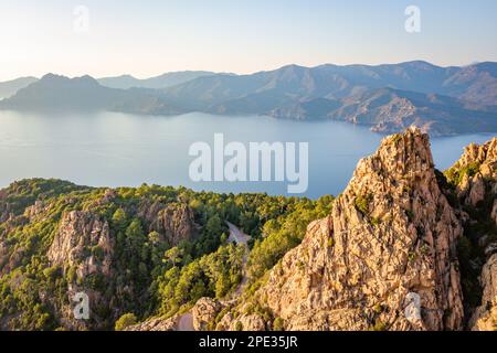 Route panoramique sur l'île de Corse, France Banque D'Images