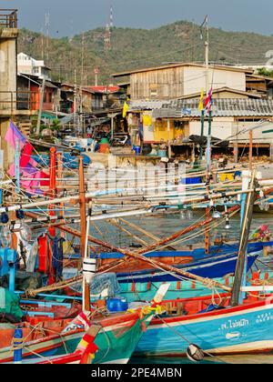 Bateaux de pêche à Hua Hin, Thaïlande Banque D'Images