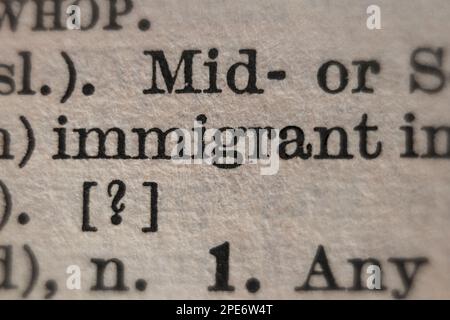 Définition du mot immigrant sur la page du dictionnaire, gros plan Banque D'Images