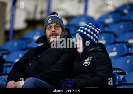 Huddersfield, Royaume-Uni. 15th mars 2023. Les fans de Huddersfield Town pendant le championnat de Sky Bet Match Huddersfield Town vs Norwich City au stade John Smith, Huddersfield, Royaume-Uni, 15th mars 2023 (photo de Ben Early/News Images) Credit: News Images LTD/Alay Live News Banque D'Images