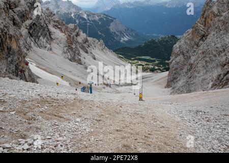 Télécabine pour Forcella Staunies, groupe Monte Cristallo, Dolomites, Italie, Europe Banque D'Images