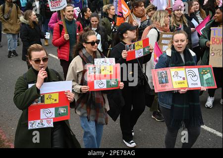 Hype Park, Londres, Royaume-Uni. 15th mars 2023. Démonstration: Sauver nos écoles grève nationale le jour du budget. Dix milliers d'enseignants, de médecins, d'infirmières, de parents et d'enfants et tout le monde marchent et demandent une augmentation de salaire minimum de 5% devrait correspondre à l'inflation. Crédit : voir Li/Picture Capital/Alamy Live News Banque D'Images